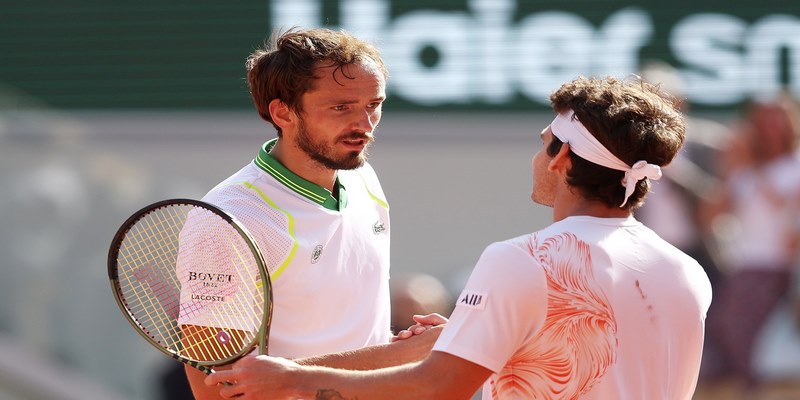 Kết quả Medvedev bị loại tại vòng 1 Roland Garros